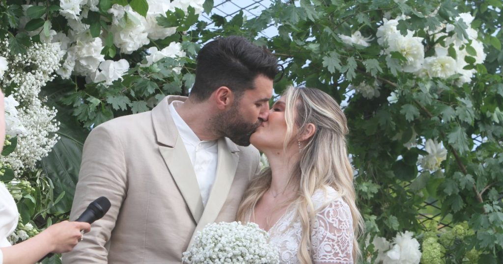 Smiley's message on the two -year marriage anniversary with Gina Pistol