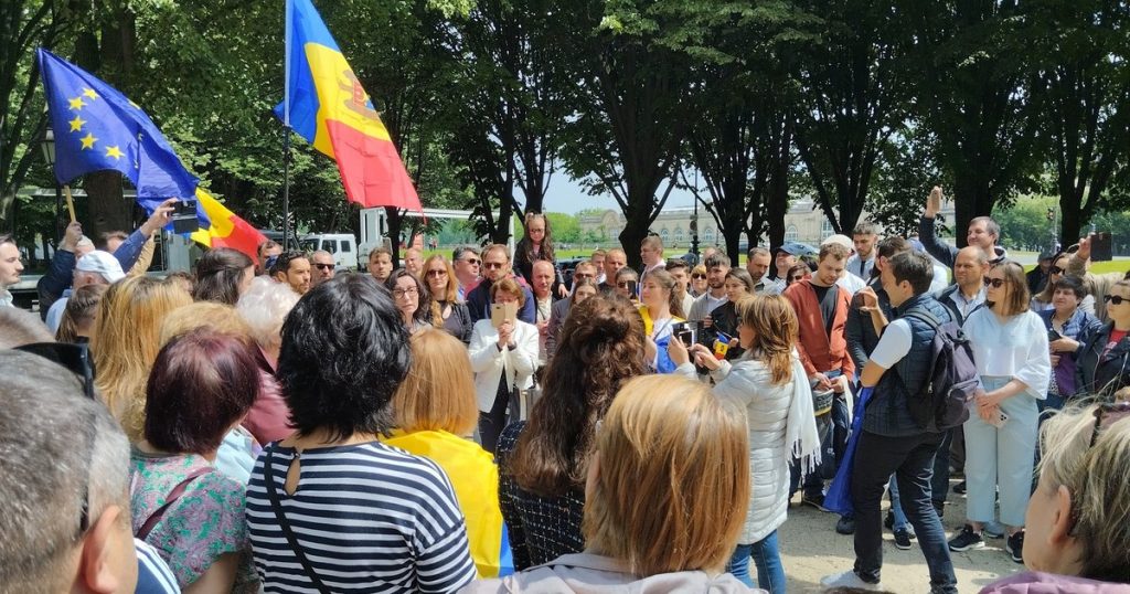 The Bessarabians who voted him overwhelmingly complained to Nicușor Dan, after the dramatic decrease of the number of requests of Romanian citizenship. The new law "suffocated" the process