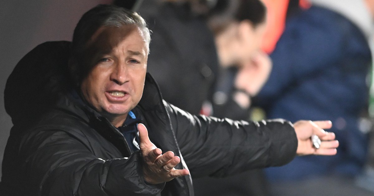 The mysterious bacteria that attacked Dan Petrescu. The coach is in danger of not being able to give directions to his students at the Cup final