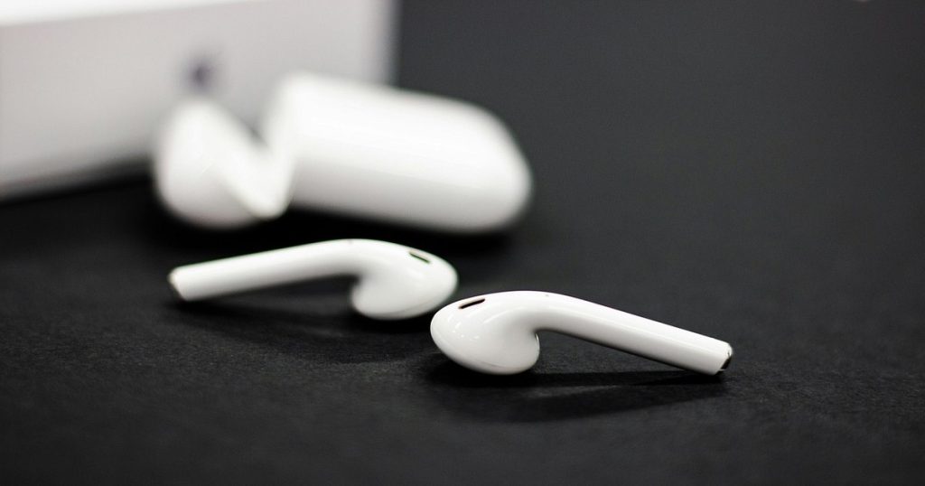 Why Samsung and Sony wireless headphones dominate the market and that suits you: Detailed analysis