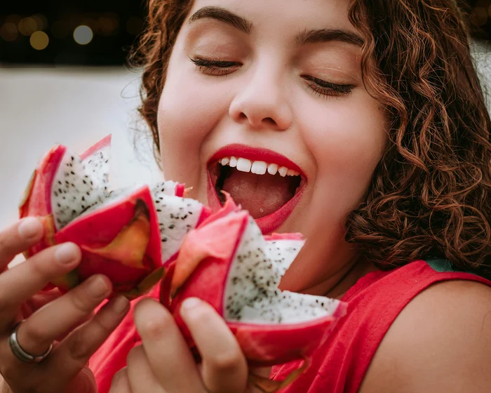 Excessive fruit consumption can harm teeth. Photo: Pexels