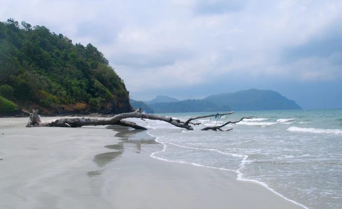 KO Tarutao Tailand photo wikipedia