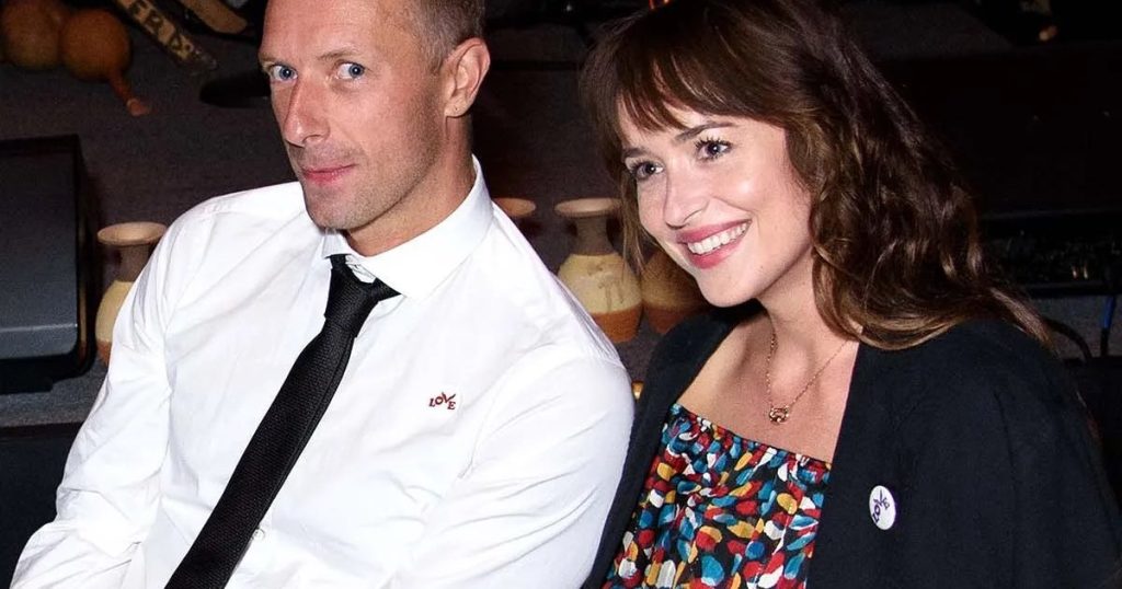 Dakota Johnson and Chris Martin would have separated after 8 years. "She hoped they would stay together"