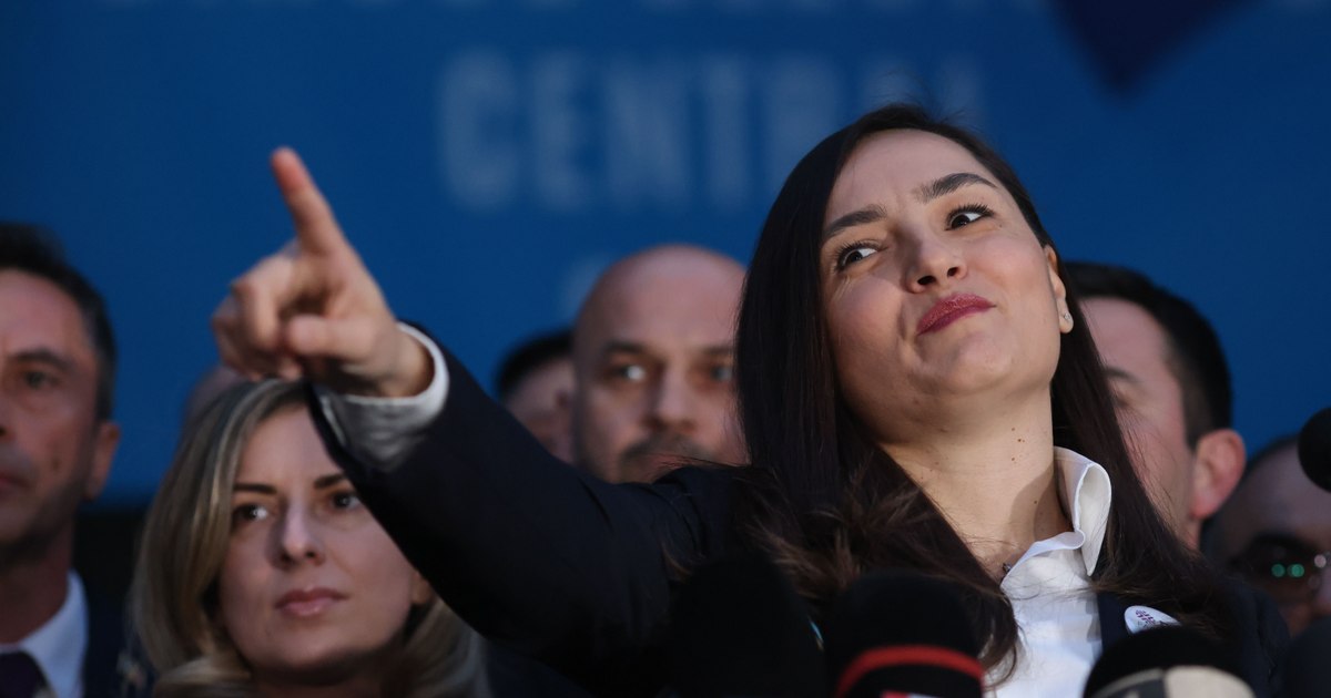 Gavrilă, on the same wavelength with a driver. Praises the exclusion from the SOS of some parliamentarians: "They are promised functions and privileges"