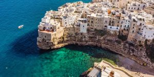 Tourist called ‘beggar’ after asking for access to toilet on Italian beach. The mayor promised a “revolution” on the seaside
