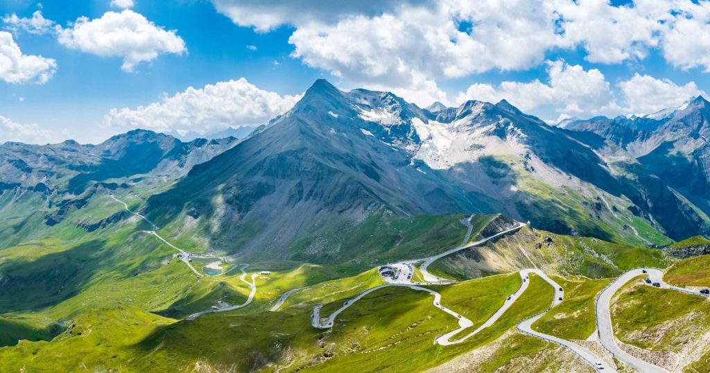 PHOTO Grossglockner, the spectacular "Transalpina" of Austria. How Austrians have transformed an alpine road into a tourist attraction