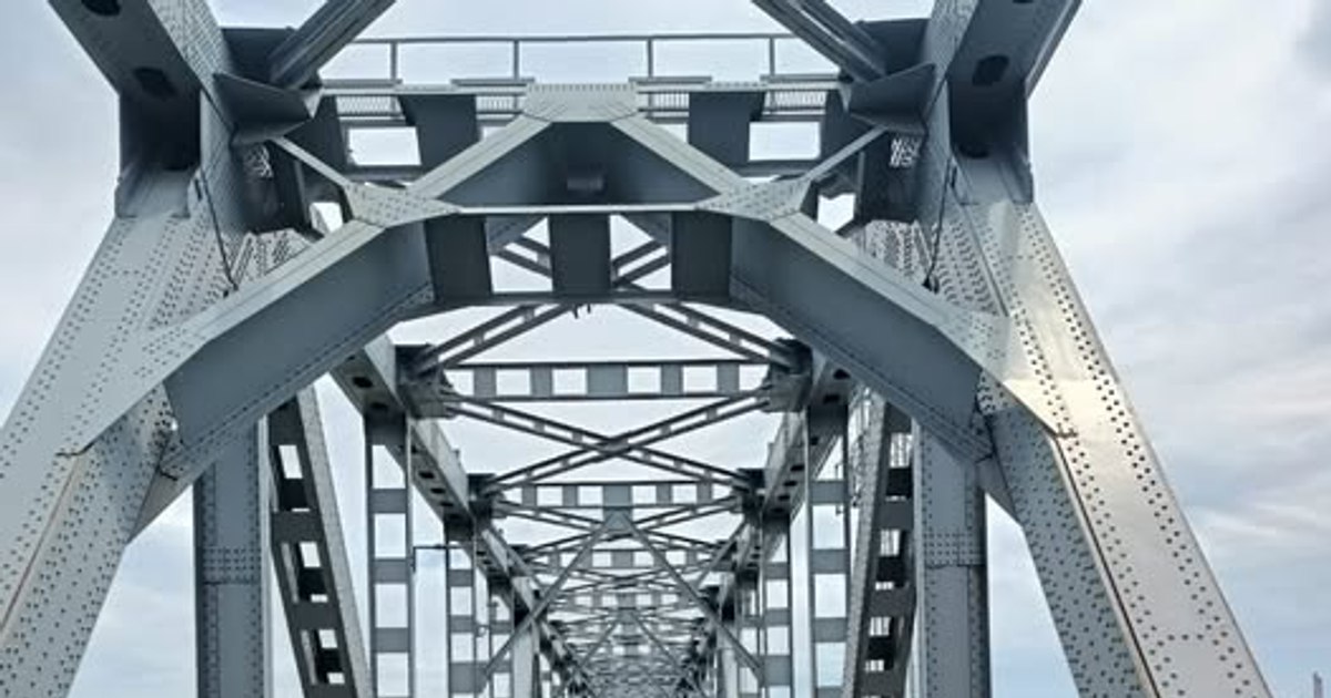 The Ministry of Foreign Affairs issued a travel warning for Bulgaria on the temporary suspension of road traffic on the Giurgiu-Ruse bridge. Alternative routes