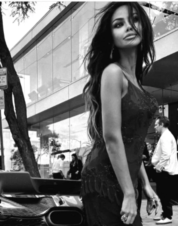 Mădălina Ghenea, in Beverly Hills. PHOTO CAPTURE PHOTO CAPTURA @officialmadalinaghenea) - Instagram