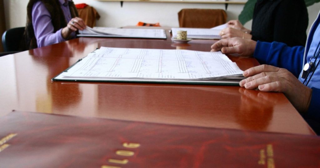 The teachers, revolted by the conditions of the Minister of Education for higher salaries: "I was a little tired of the nerozia of the accountants-with-chip and hyperbocracy"