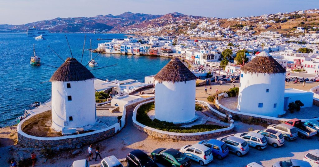 Tourists are warned to avoid a popular bar from Greece: "They offered us a liter of beer with 100 euros"