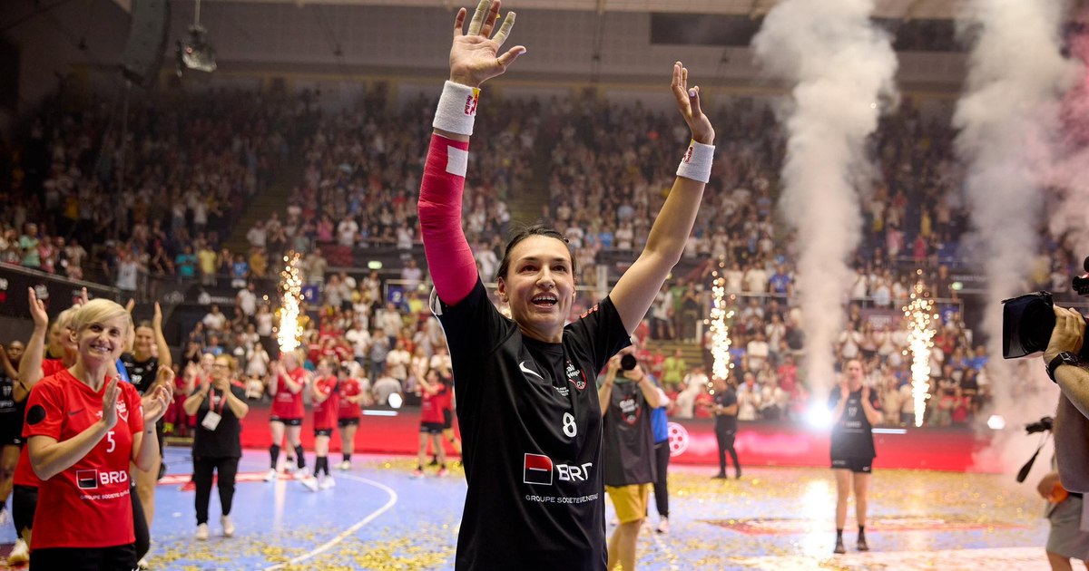 Video Cristina Neagu, Romania's biggest handball player, played his last match. The message transmitted by Nadia Comăneci