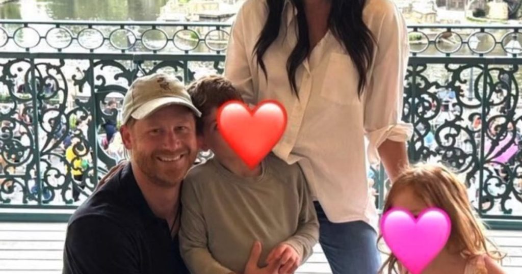 Video Prince Harry and Meghan Markle took their children to Disneyland. How did the family of the duke of Sussex have fun