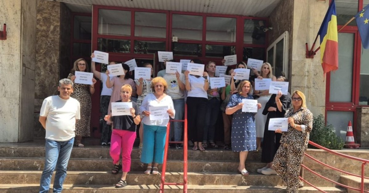 VIDEO Employees of Pension Houses and Trade Unionists MiPe protest on Tuesday, dissatisfied with cutting income: "We want to draw an alarm sign."