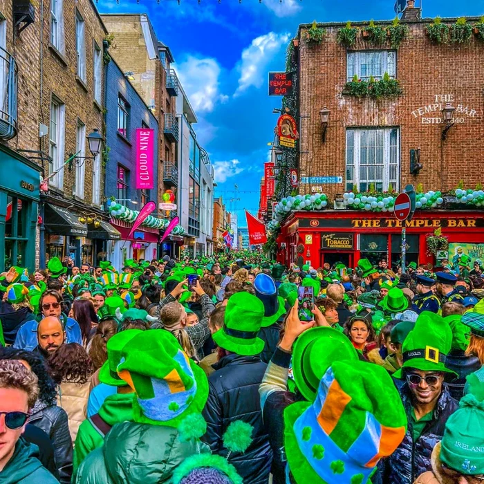 Invasion of tourists in Dublin Photo Family History JPG