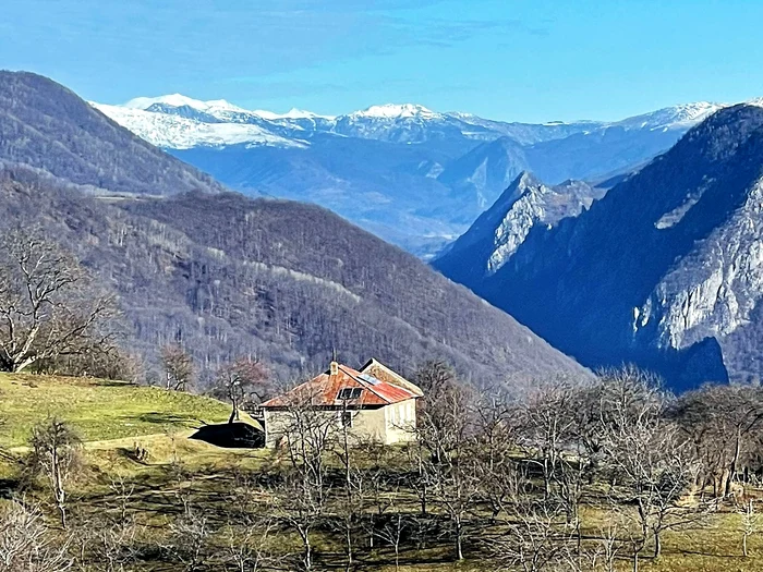 The village of Ineleț, almost deserted. Photo: Group via Transilvanica