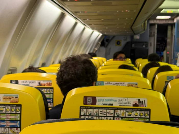 Nicusor Dan and a Romanian in the same Facebook photo (1) PNG