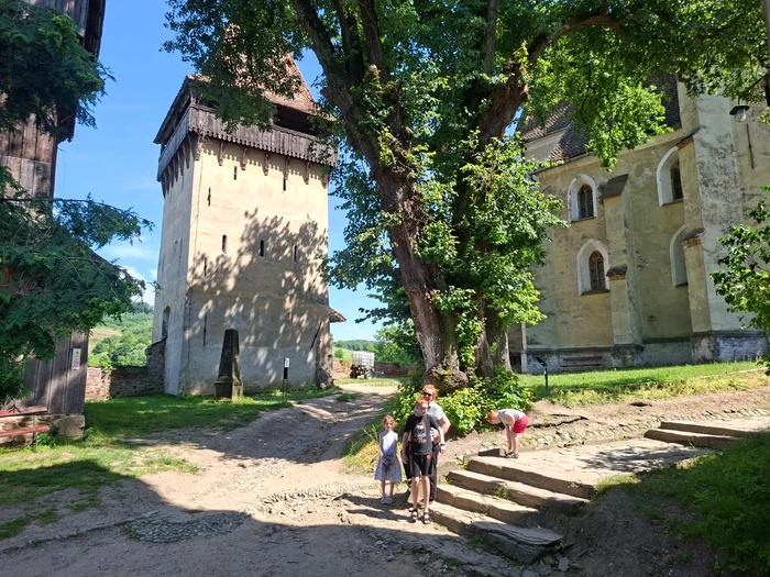 The fortified church from Biertan (9) JFIF