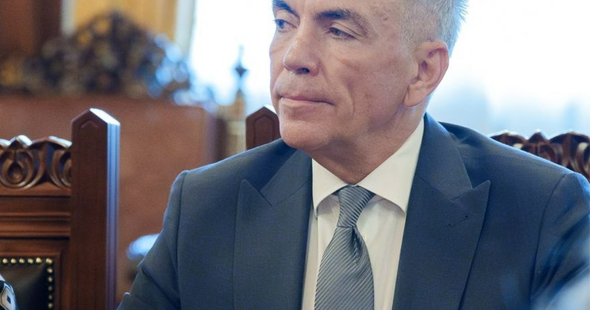 A PSD senator requests the resignation of Deputy Prime Minister Dragoș Anastasiu, following the accusations regarding an alleged bribe offered to an ANAF inspector