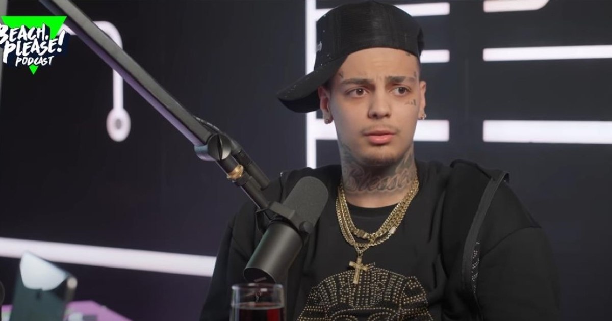 Albert NBN, who swore Romania at "Beach, please!", It has only 6 classes and is the son of a military interloper. "I was going to school anyway to laugh."