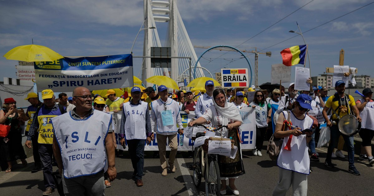 Education unions ask Nicușor Dan not to promulgate the law of fiscal measures: "Do not be part of the destruction of education!"