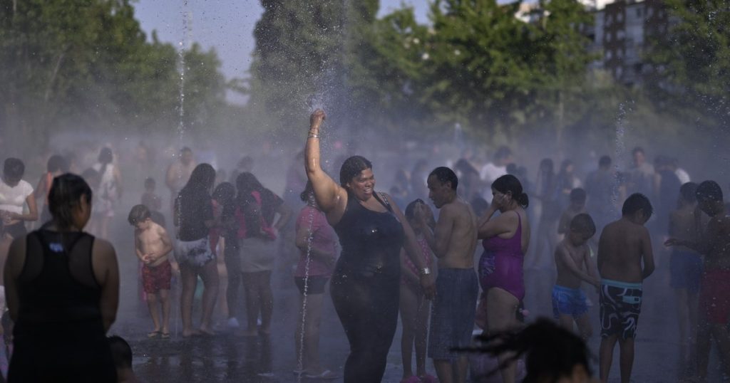 Europe boils: 2,300 dead in just 10 days due to the heat wave. The climatic crisis is ravaging in the big cities
