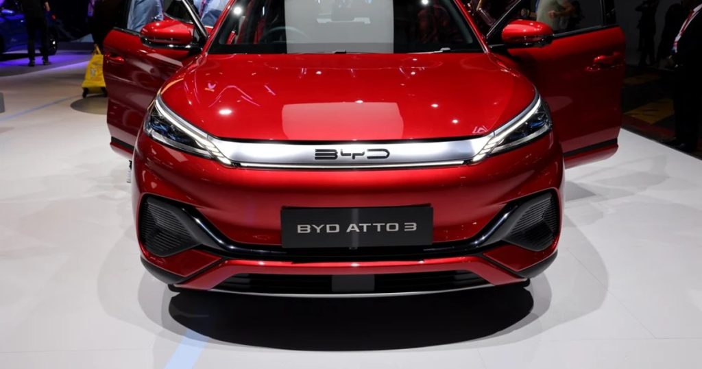 Ford director, worried after dismantling an electric car from China. What keeps him awake at night