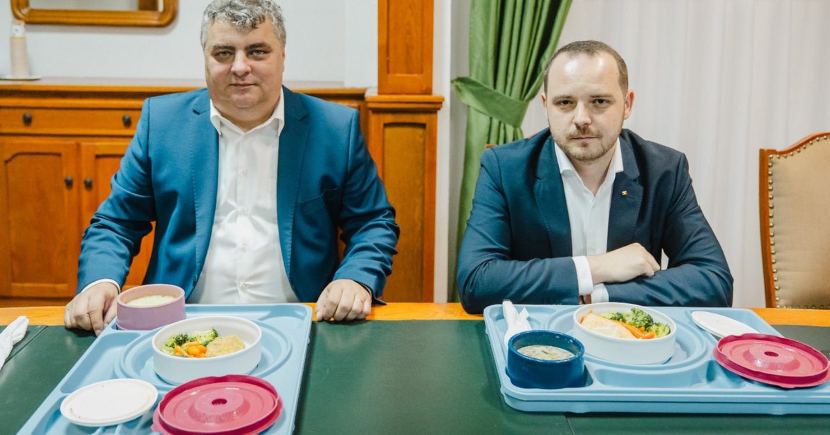 PHOTO The Minister of Health had lunch with hospital managers. How did the food seem to have the patients: "I convinced myself"