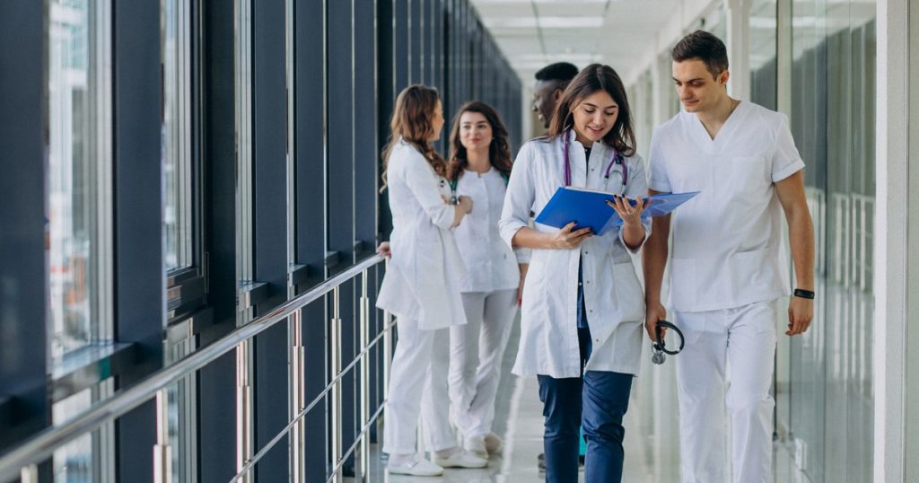 SPAGAGE TO HOME IN HEALTH, MYTH OR REALLY? What the Romanians in the system believe: "This idea formed that one hundred percent are given money"