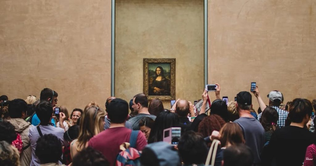 Spontaneous strike at the Louvre Museum. "I think even Mona Lisa needs a day off"