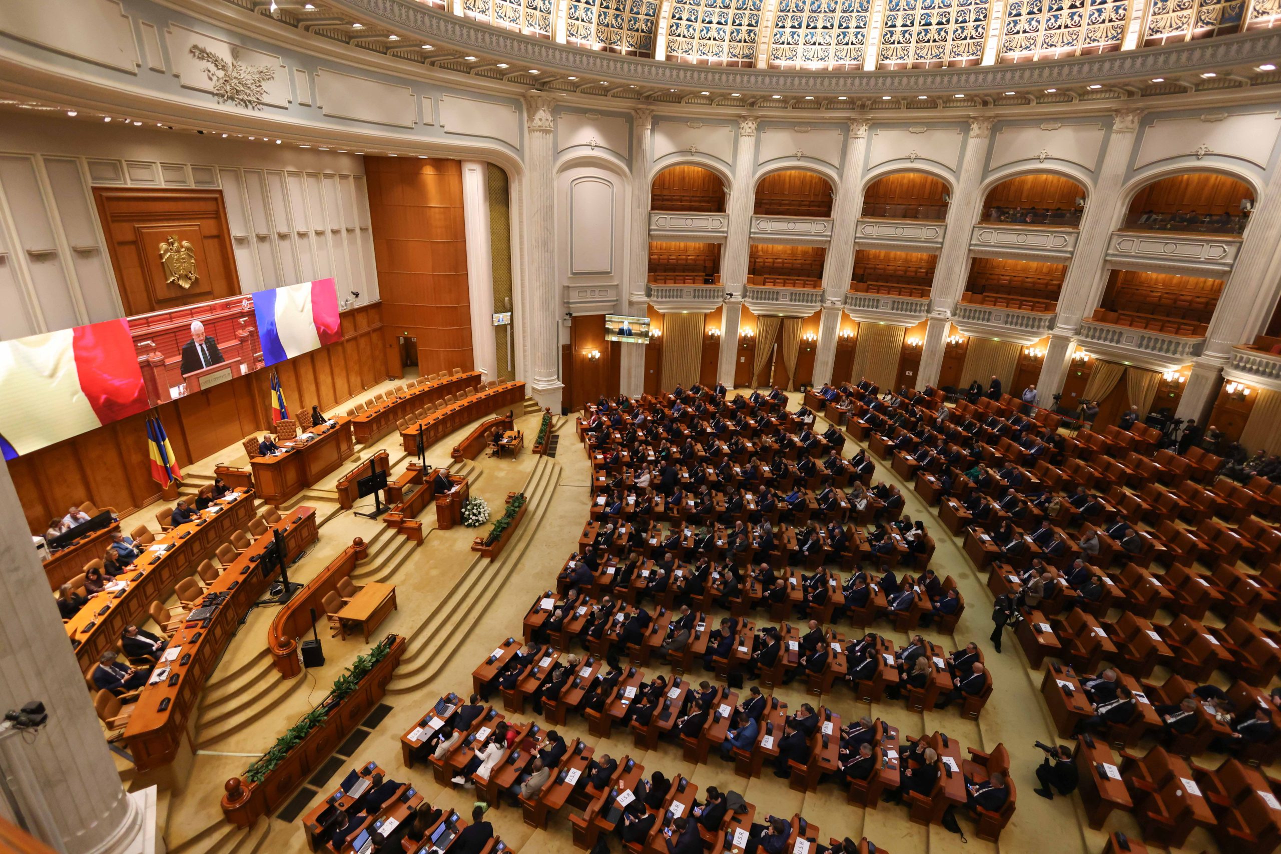 The motion of gold censorship against the Bolojan government, debated in Parliament on Monday. The coalition provides the quorum but does not vote