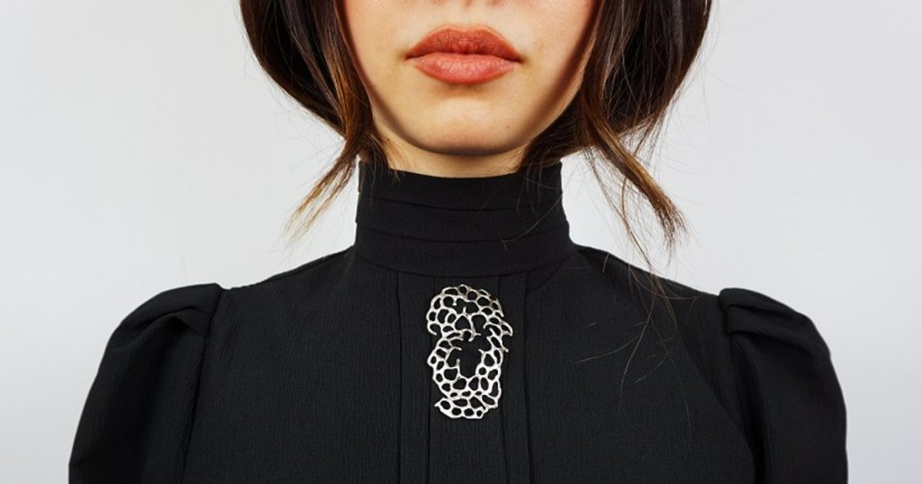 VIDEO Contemporary jewelry as a manifesto: Alice Protopopescu about wearer art, fragility, courage and urban poetry