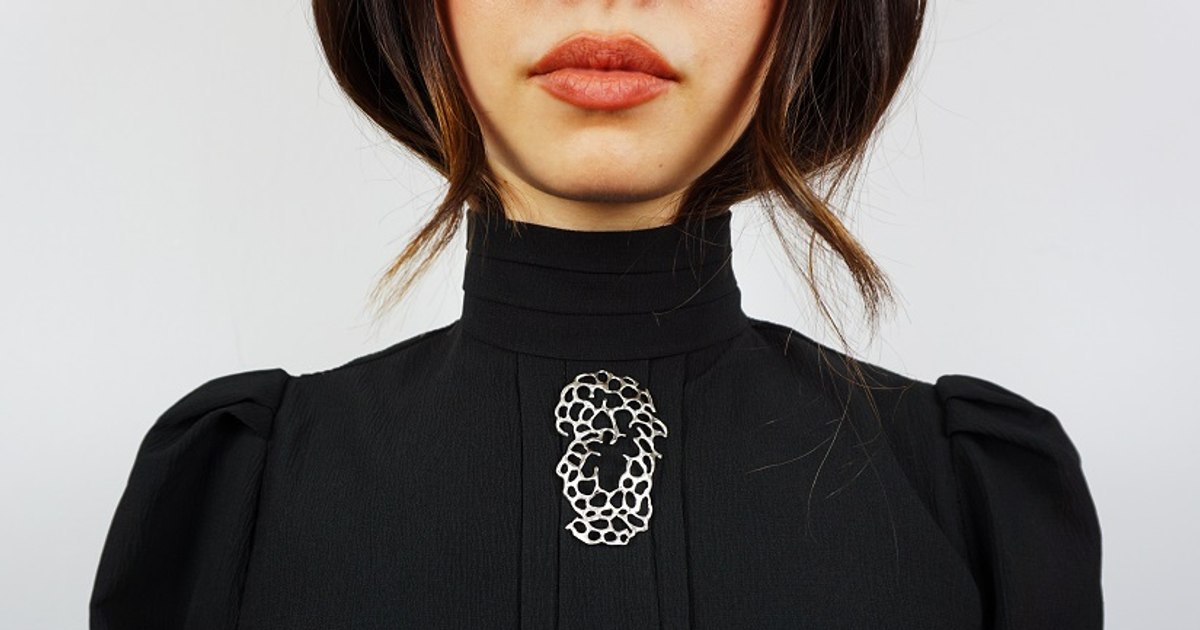 VIDEO Contemporary jewelry as a manifesto: Alice Protopopescu about wearer art, fragility, courage and urban poetry