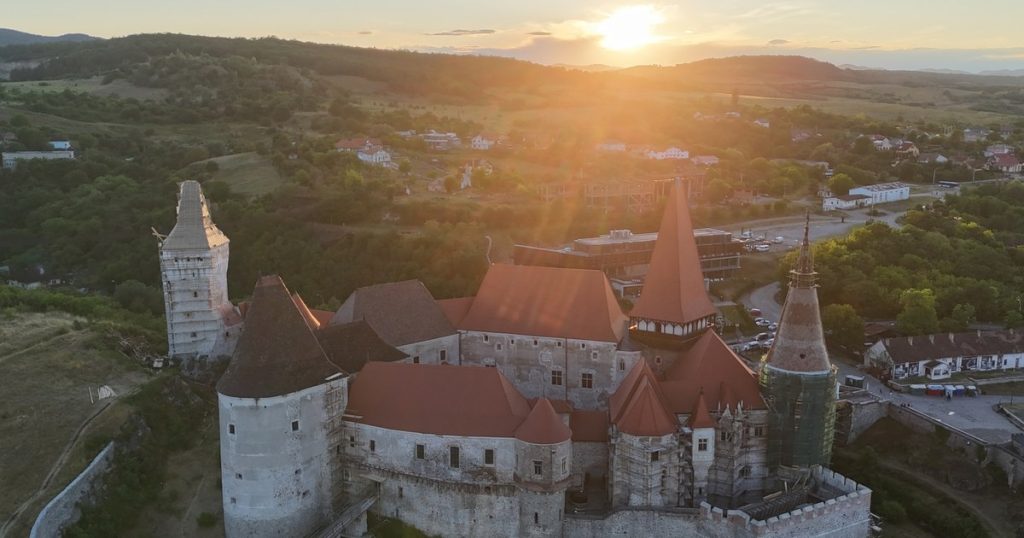 Video foreign tourists, conquered by the medieval "Disneyland" in Romania: "Over 20 years, the castle will be spectacular"