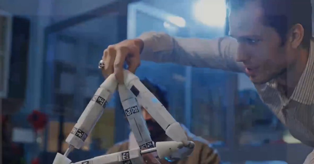 Video scientists develop a robot that can grow and can self -regenerate "eating" other robots