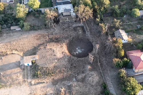 crater bitter 3 photo inquam jpg