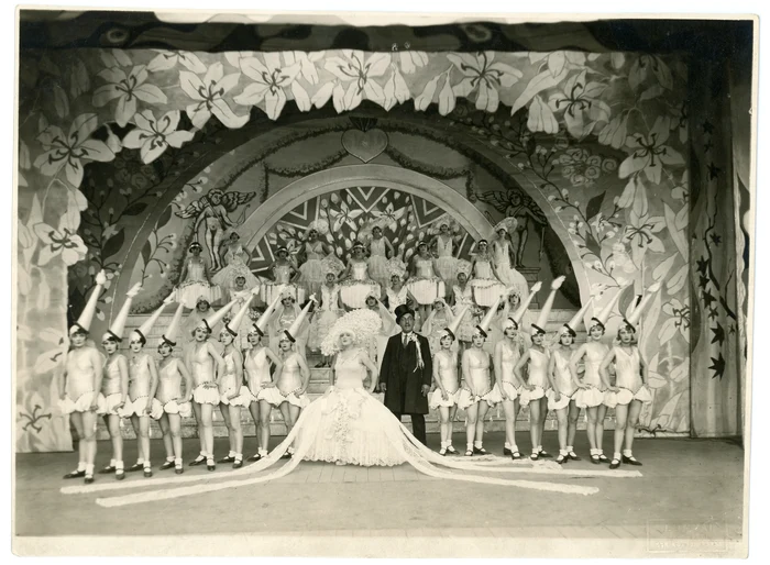 Fast anniversary of the "beer". Photo: Constantin Tanase Theater