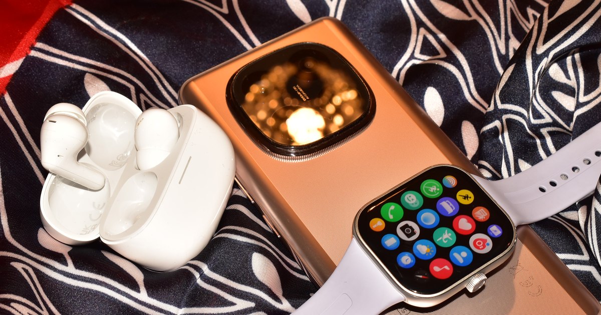 A summer connected perfectly with the Redmi Note 14 series - from the clock, to the headphones, on the phone