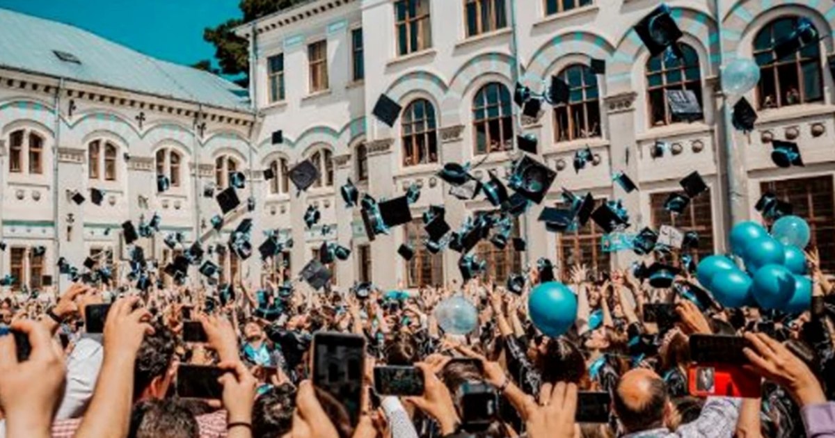Analysis how Romania drives away young people from universities: "The country needs people to work with their hands, not with their heads"