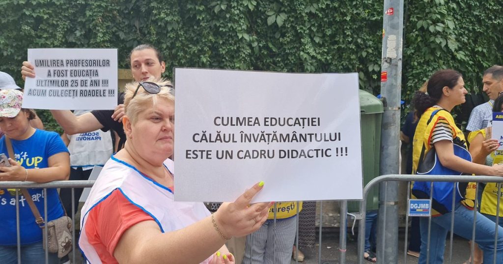Education unions gather signatures for the boycott of the new school year. The ministry recognizes uncertainty