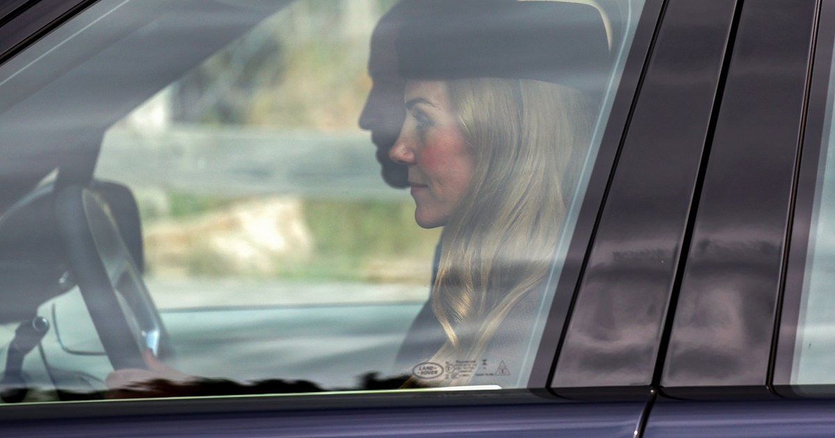 Kate Middleton, the first major change of look in recent years. Princess of Wales appeared blonde at Sunday job