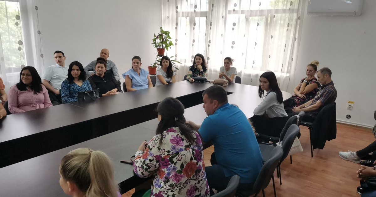 Major change in Education Employees: Each school in Bucharest makes its own competition for substitutes