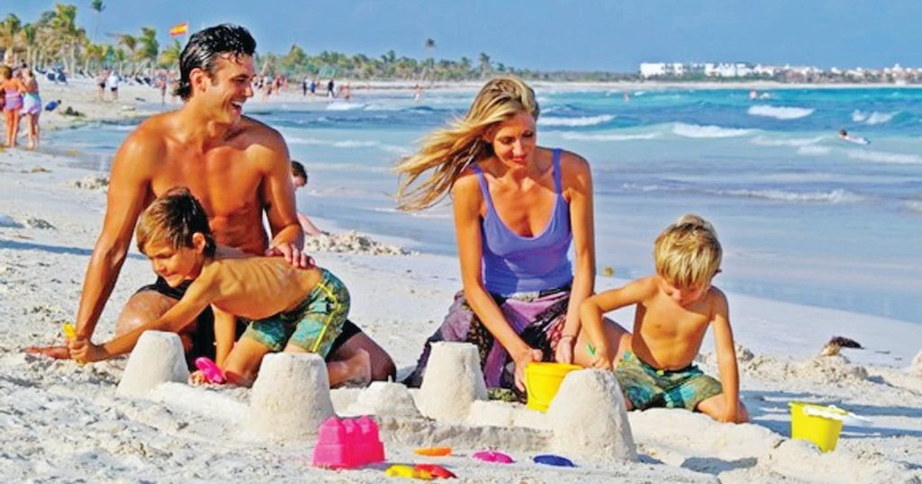 Many hotels from the sea are closing earlier this year. "The coast for all" does not bring too many tourists