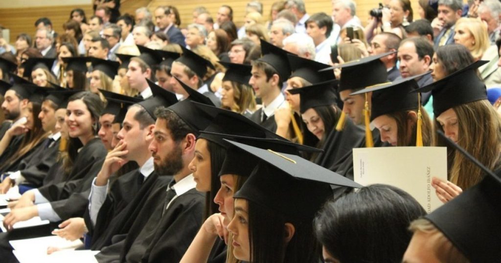 Massive cutting of student scholarships. The future teachers lose 1,500 lei, the exchanges eliminated. Education, victim of budget reform