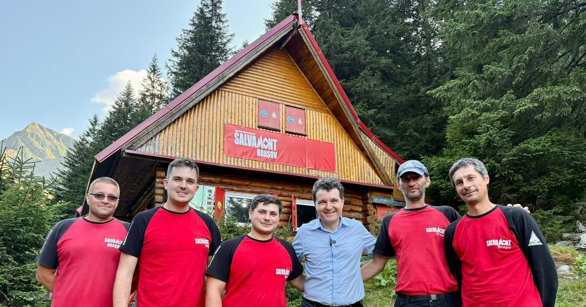 The President of Romania, surprise inspection at the base of Salvamont Brașov. Nicușor Dan wanted to find out the team's problems