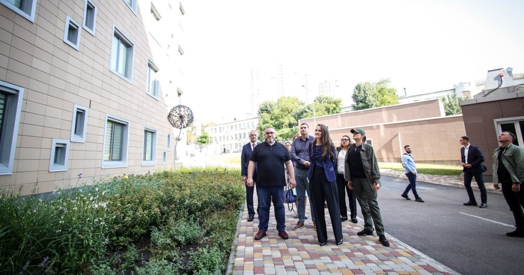 The Ukrainian prime minister invited the Romanian companies to participate in the Ukraine's reconstruction process. The proposal, made during the visit of the Romanian Foreign Minister in Kyiv