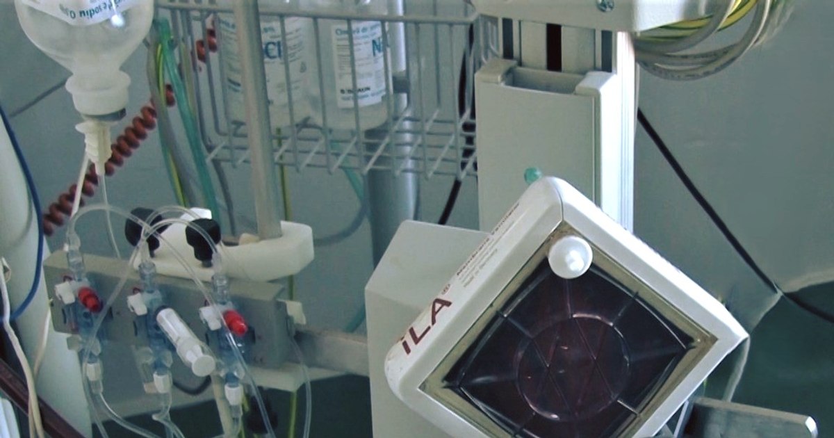 The "artificial lung", financed in six other hospitals. "The cost of using the device amounts to about 8,000 -10,000 euros"