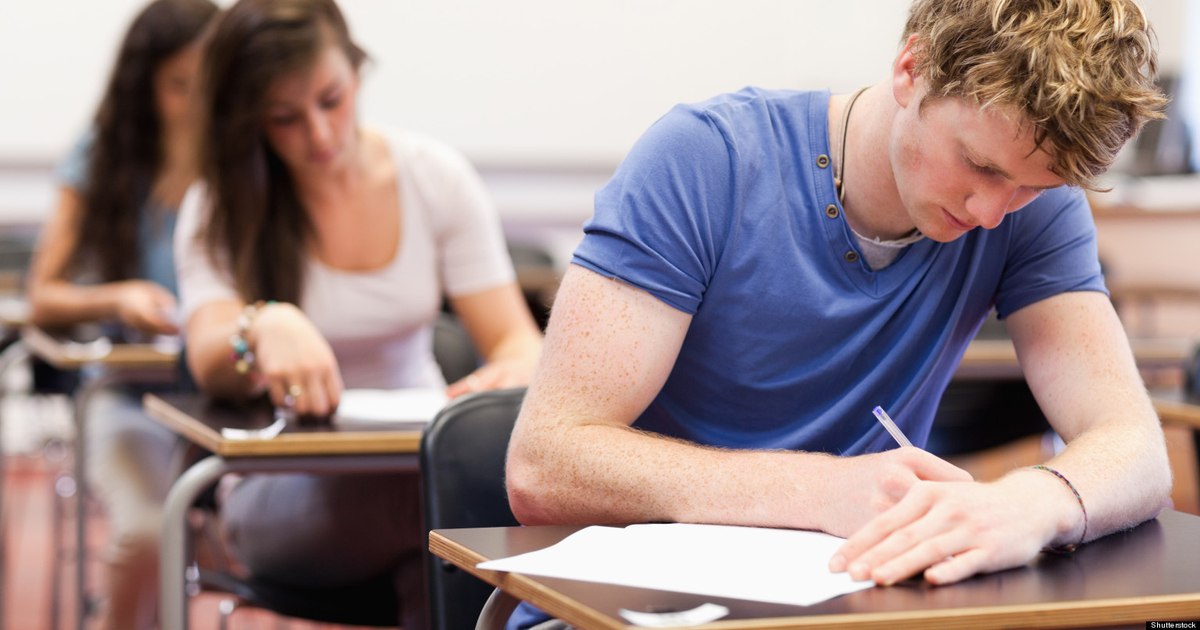 The autumn 2025 baccalaureate continues with the compulsory profile test. Students take history or math exam