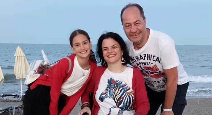 Amalia and her parents. PHOTO PERSONAL ARCHIVE/ GOLAZO