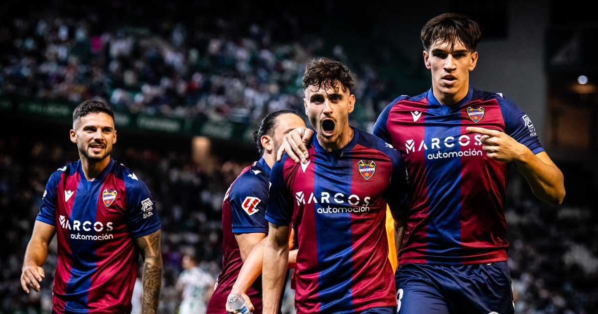 Today Laliga begins. A team has 10 only players in the lot, of which no goalkeeper