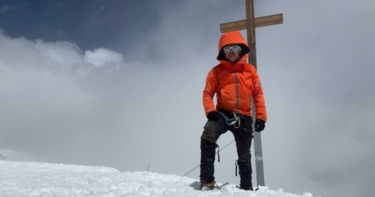 Tragedy on Pik Pobeda, the highest peak in the Tian Shan Mountains. An Italian lost his life after he wanted to save a wounded Russian